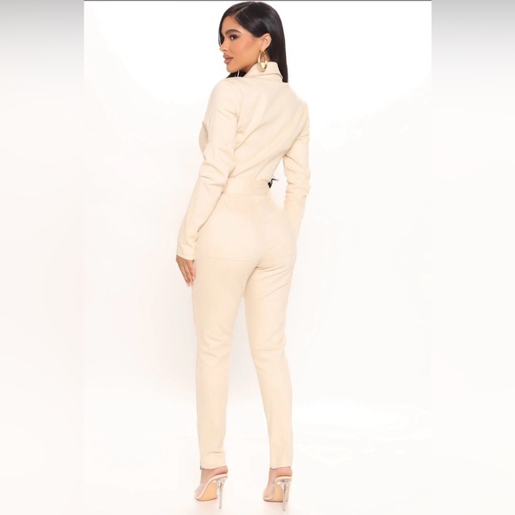 Fashion Nova “ Taking Flight Jumpsuit” . Women’s Large - Picture 3 of 6